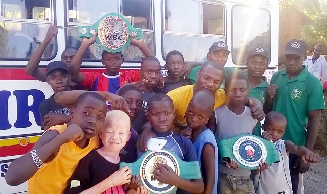 Manyuchi gives back