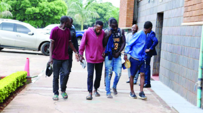 ROBBERS TARGET MEN HIRING SEX WORKERS
