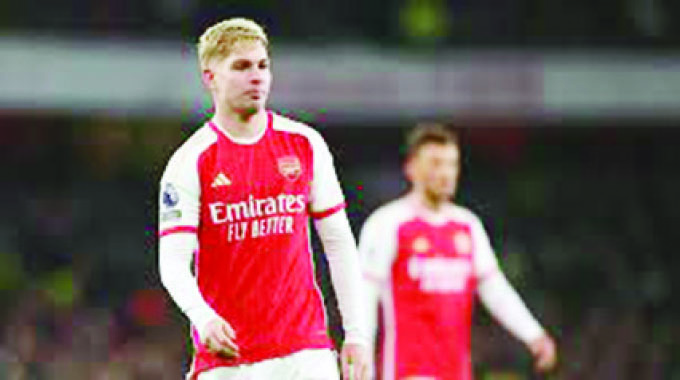 Emile Smith Rowe gets standing ovation