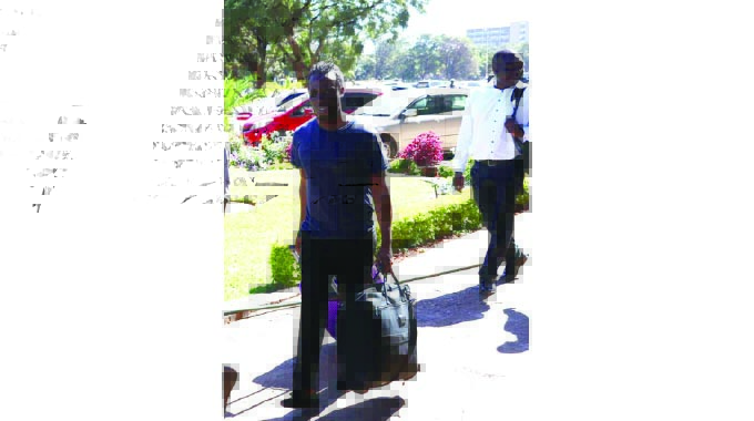 FRAUDSTER TRIES TO FLEE WITHOUT PAYING BILL, AGAIN