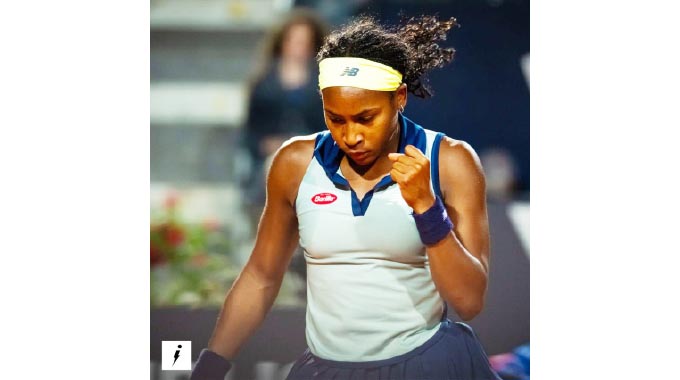 Swiatek to face Gauff for spot in final