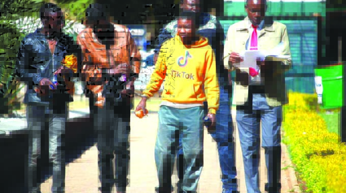 ARMED ROBBERS TRACKED BY STOLEN CELLPHONE