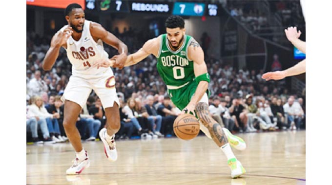 Celtics take 2-1 lead on Cavs