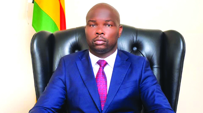 MINISTER ADDRESSES DRUGS MENACE WITH METHODIST YOUTHS