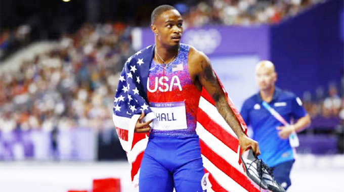 Fast-finishing Hall grinds out 400m gold  for US