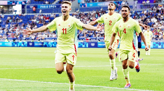 Spain aim to deny France football gold