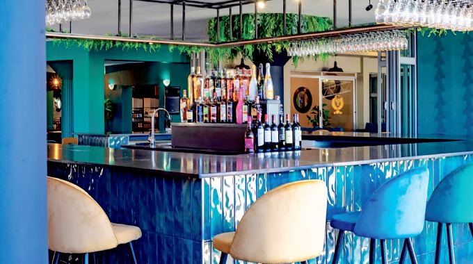 New look Cosmopolitan a vibe