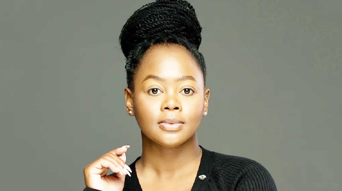 Ex-Scandal! star R700k