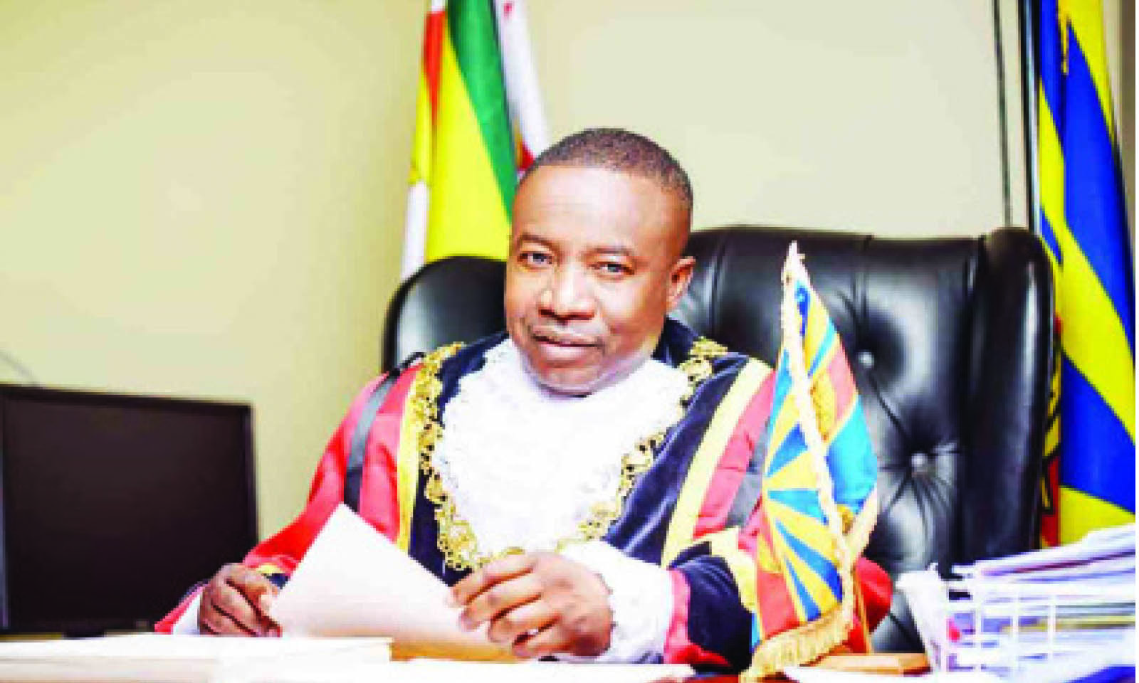 YOU’RE A PATHETIC LOT,   MAYOR BLASTS HMMAS