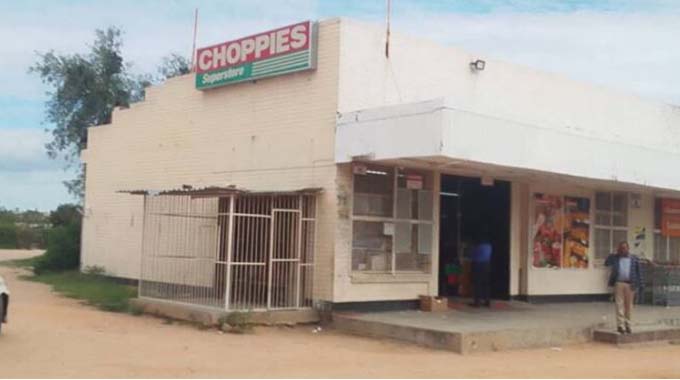 Gunshots as armed robbers hit Choppies Supermarket in New Luveve