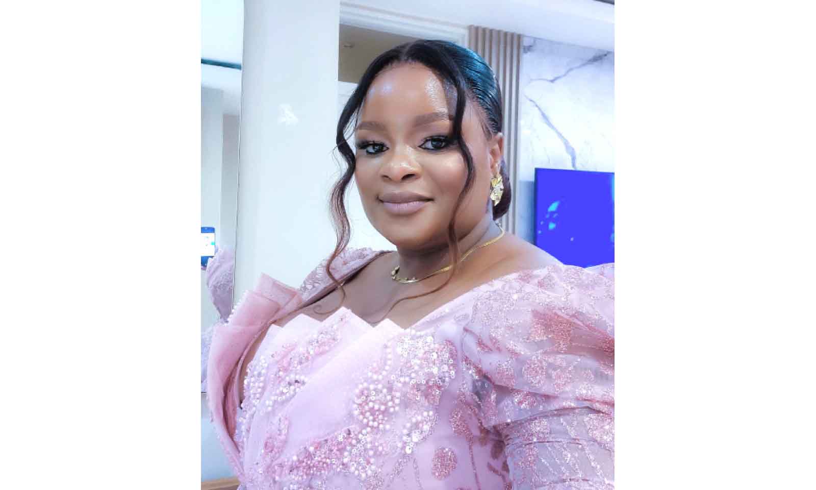 Aunt Joyie: Home décor specialist with Midas Touch