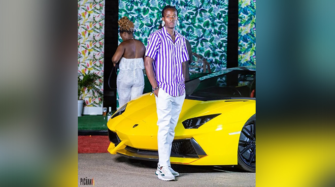 Veteran model shares industry insights in book
