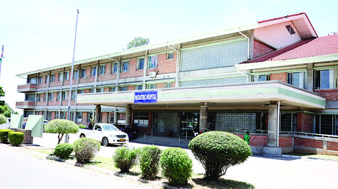 Black out at Mpilo Hospital after thieves raid sub station