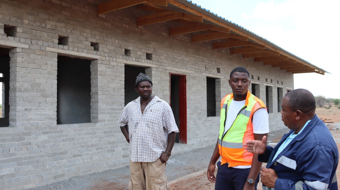 Beitbridge RDC, villagers build primary school