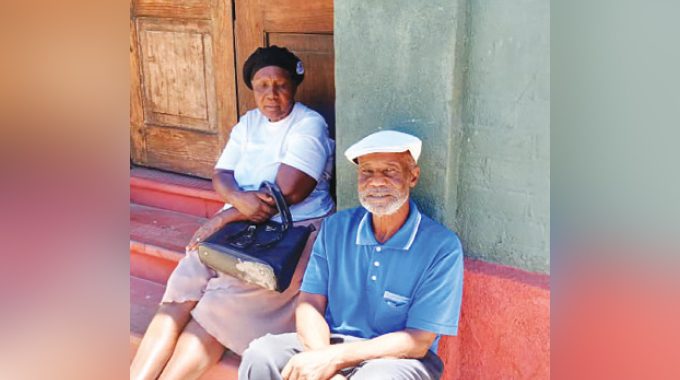 Alert neighbours foilstock theft syndicate