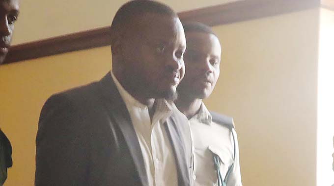 Two High Court officials nabbed for fraud