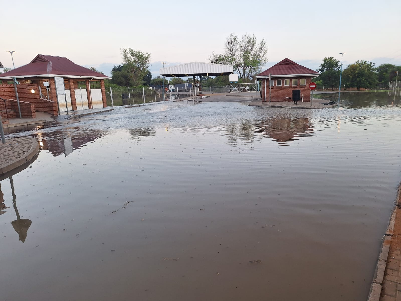 SA temporarily closes five borders