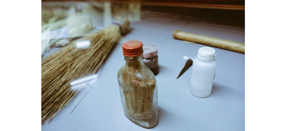 Lightning in a bottle! . . . Museum displays lightning making tools