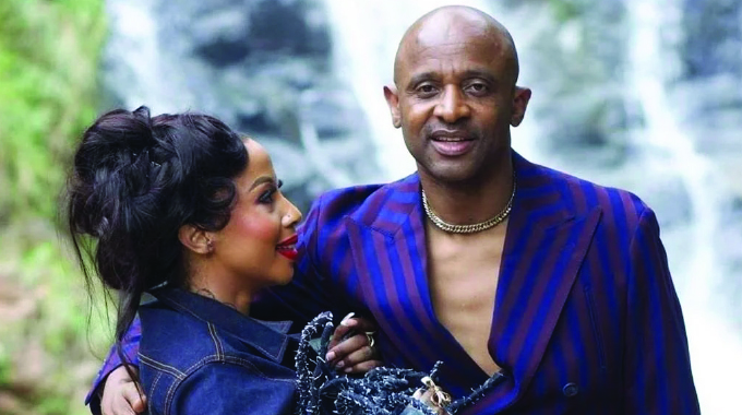 Arthur Mafokate addresses Kelly Khumalo dating rumours