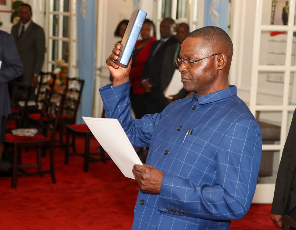 Lieutenant General Sanyatwe sworn in as Sports Minister