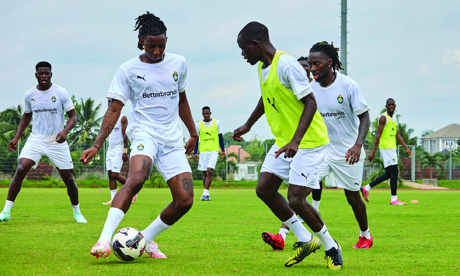 Warriors embrace heat ahead of Nigeria clash