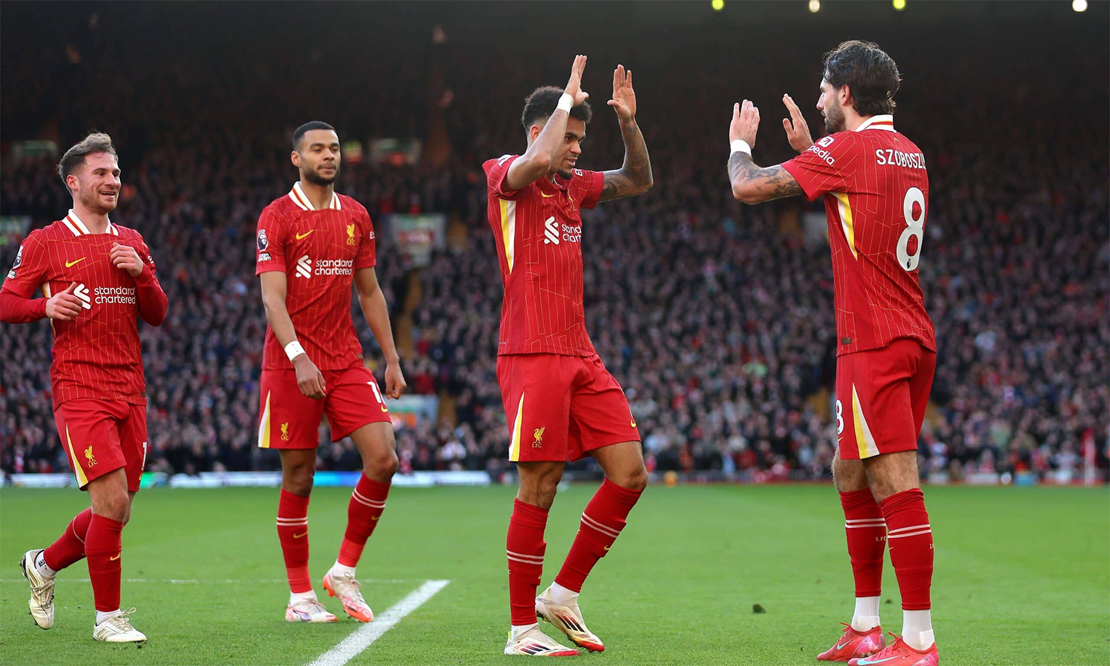 Reds seek to edge closer to title