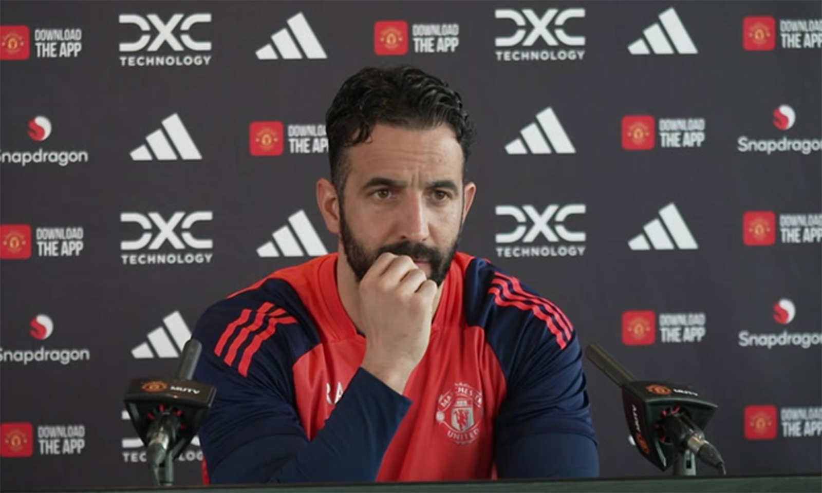 Amorim admits Utd pressure