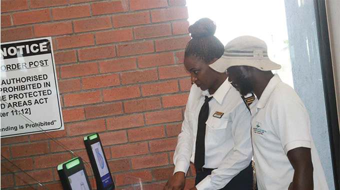 Easter traffic surges at Beitbridge border
