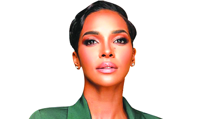LIESL LAURIE CELEBRATES 10TH ANNIVERSARY