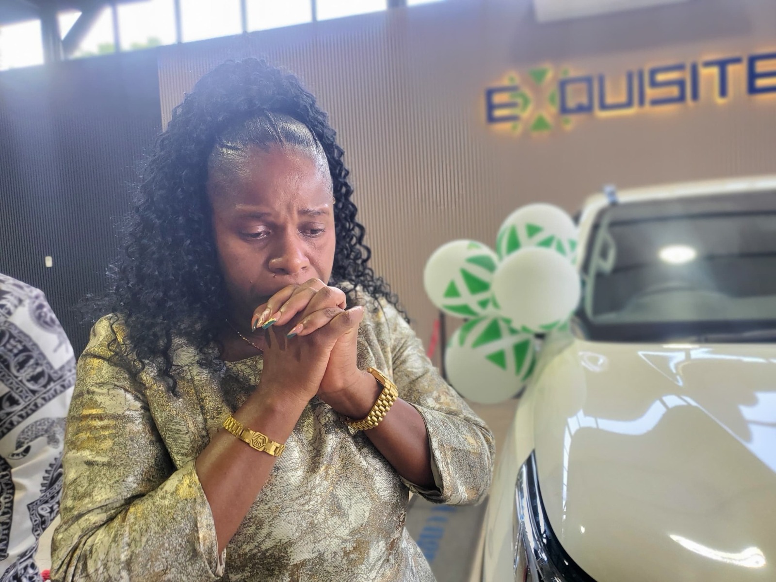 Watch: “Ranganai henyu”: Teary Dorcas Moyo collects brand new car, US$20k