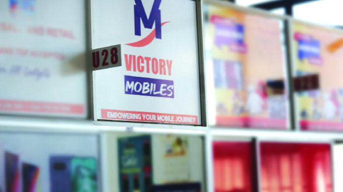 Cellphones scam: Fraudsters have box-sealing machines to make phones look new
