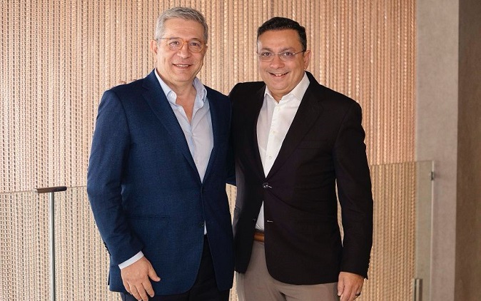 CiX Citizen Experience CEO Mr Sergio Rodrigues and VFS Global founder and CEO Mr Zubin Karkaria