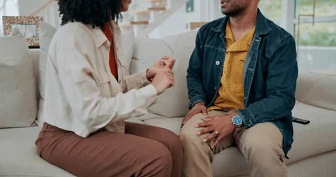 Boyfriend’s night out sparks tension in relationship