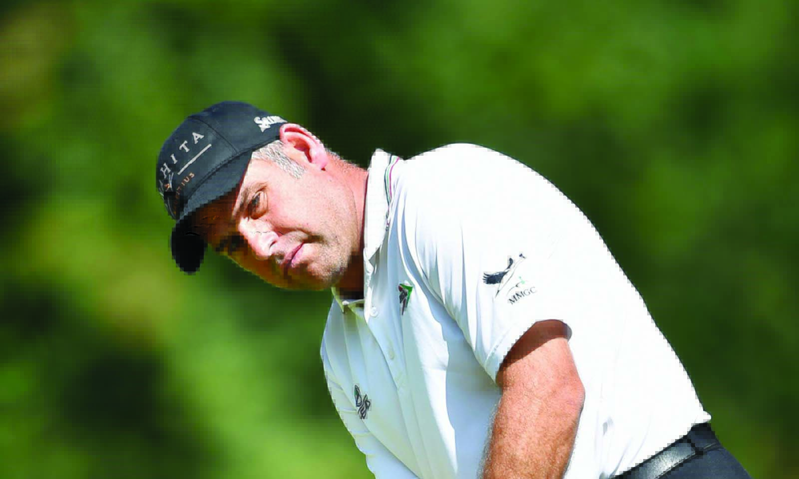 Muyambo, Cairns lead locals standings