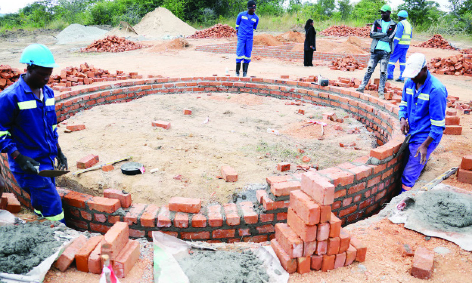 Kunzvi Dam: Construction of houses for displaced families begins