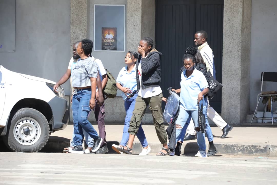 Crystal Lounge Siege Ends in Mystery: Hostages freed, robbers vanish…
