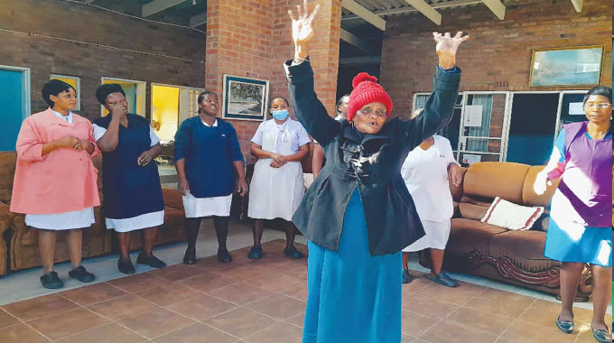 Mother’s Day cheer for Ekuphumuleni residents
