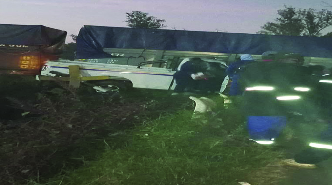 BREAKING: TRAIN SMASHES INTO POLICE CAR IN GWERU!..Officers’ fate unknown after Mahindra wrecked near VID crossing