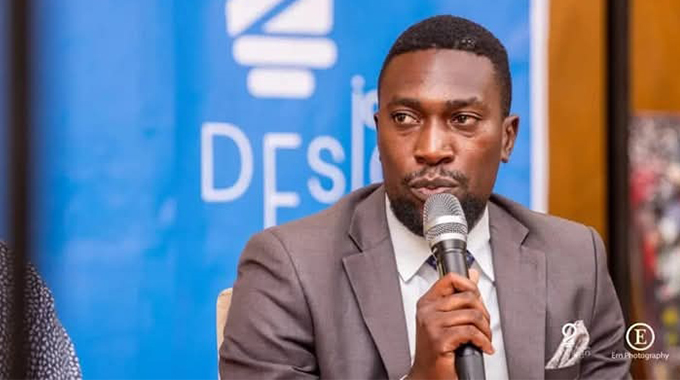 Graphic designer Donga steps into limelight