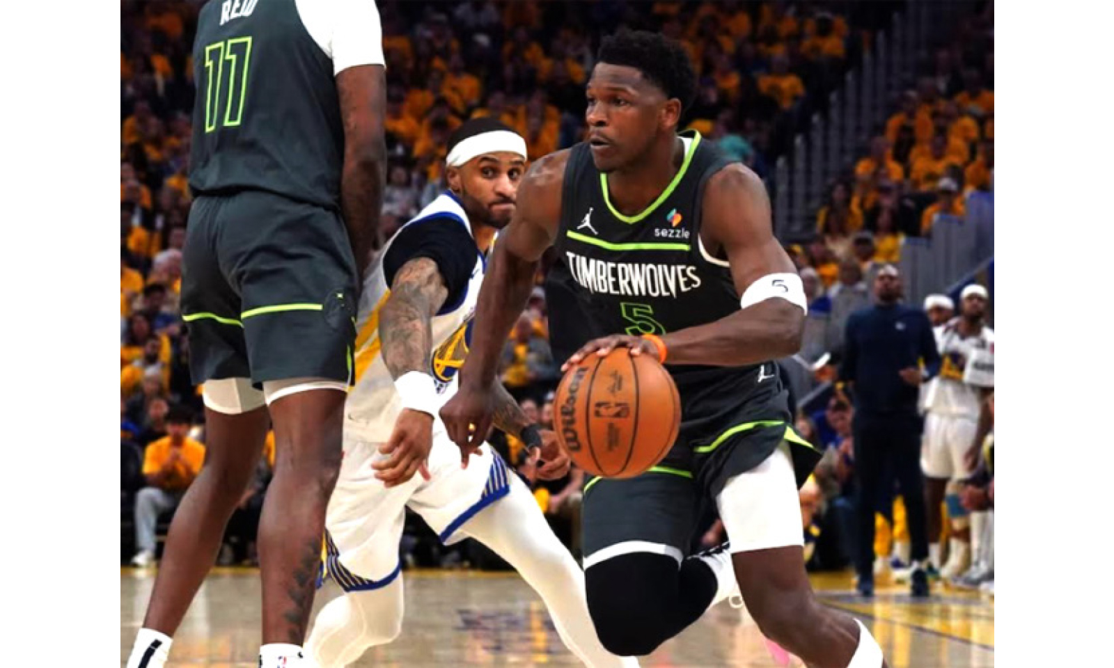 Third-quarter explosion lifts Wolves