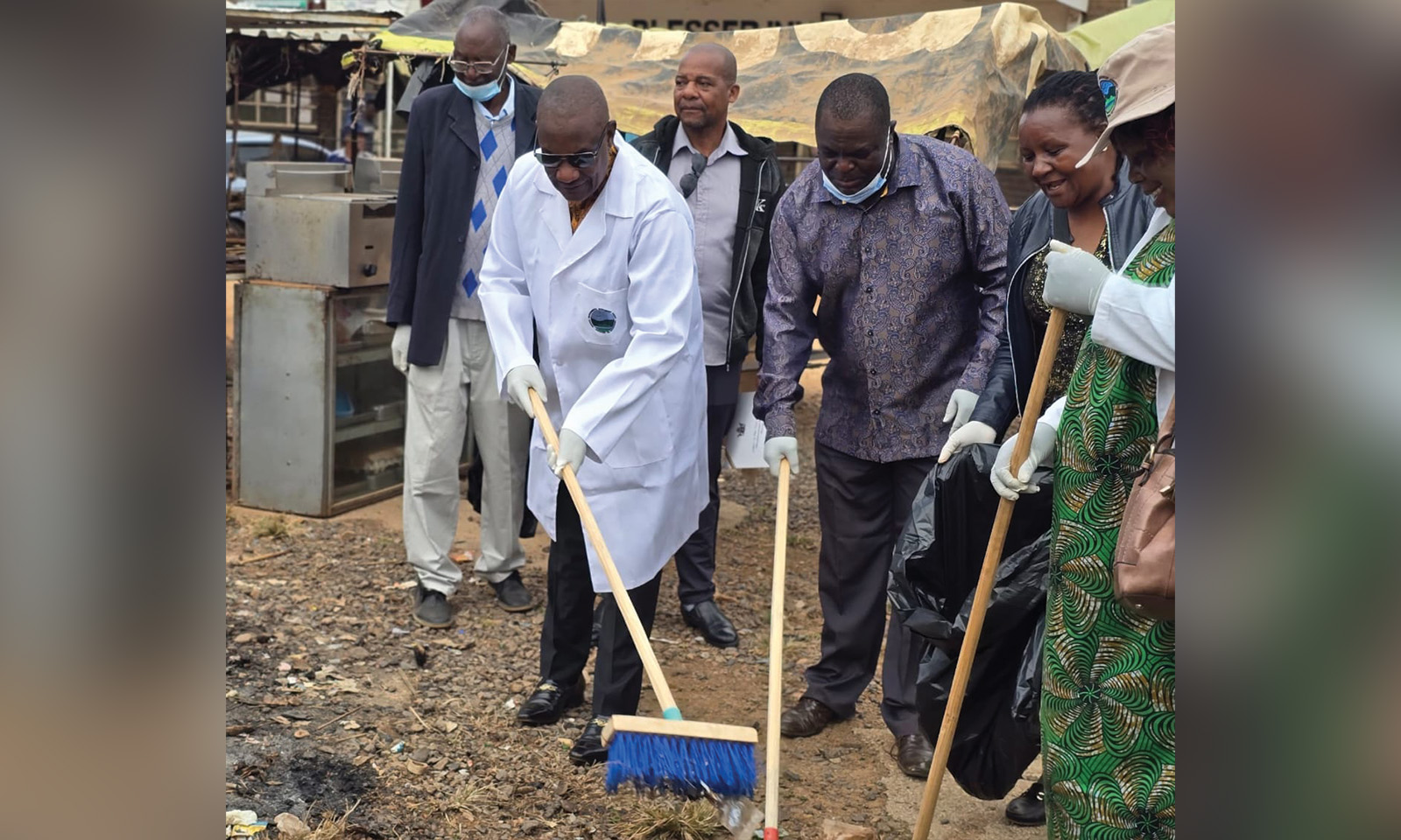 Minister Ncube leads Midlands clean-up campaign, calls for zero waste movement