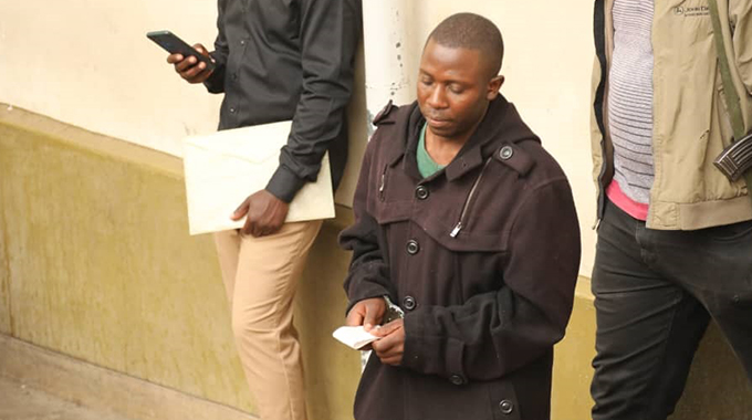 Towel, sheet thief dragged to court