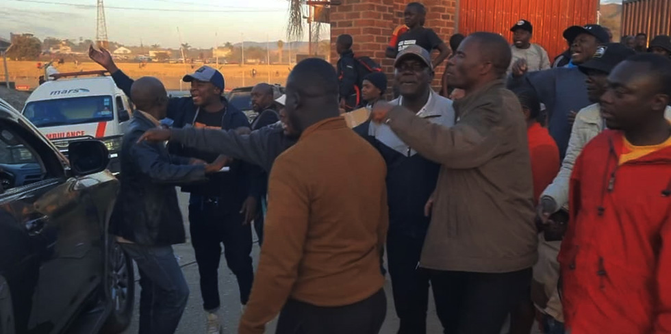 THINGS FALL APART . . . Manica Diamonds supporters express their anger over the team’s poor results, demanding the immediate ouster of coach Jairos Tapera