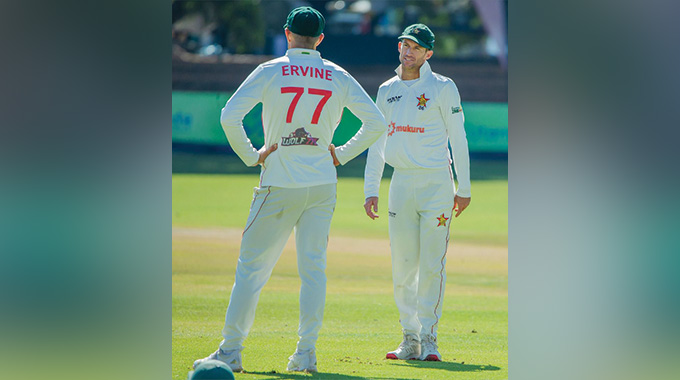 ZIM ON THE ROPES AS PROTEAS TURN UP THE HEAT! Williams fights lone battle but SA tighten grip at Queens