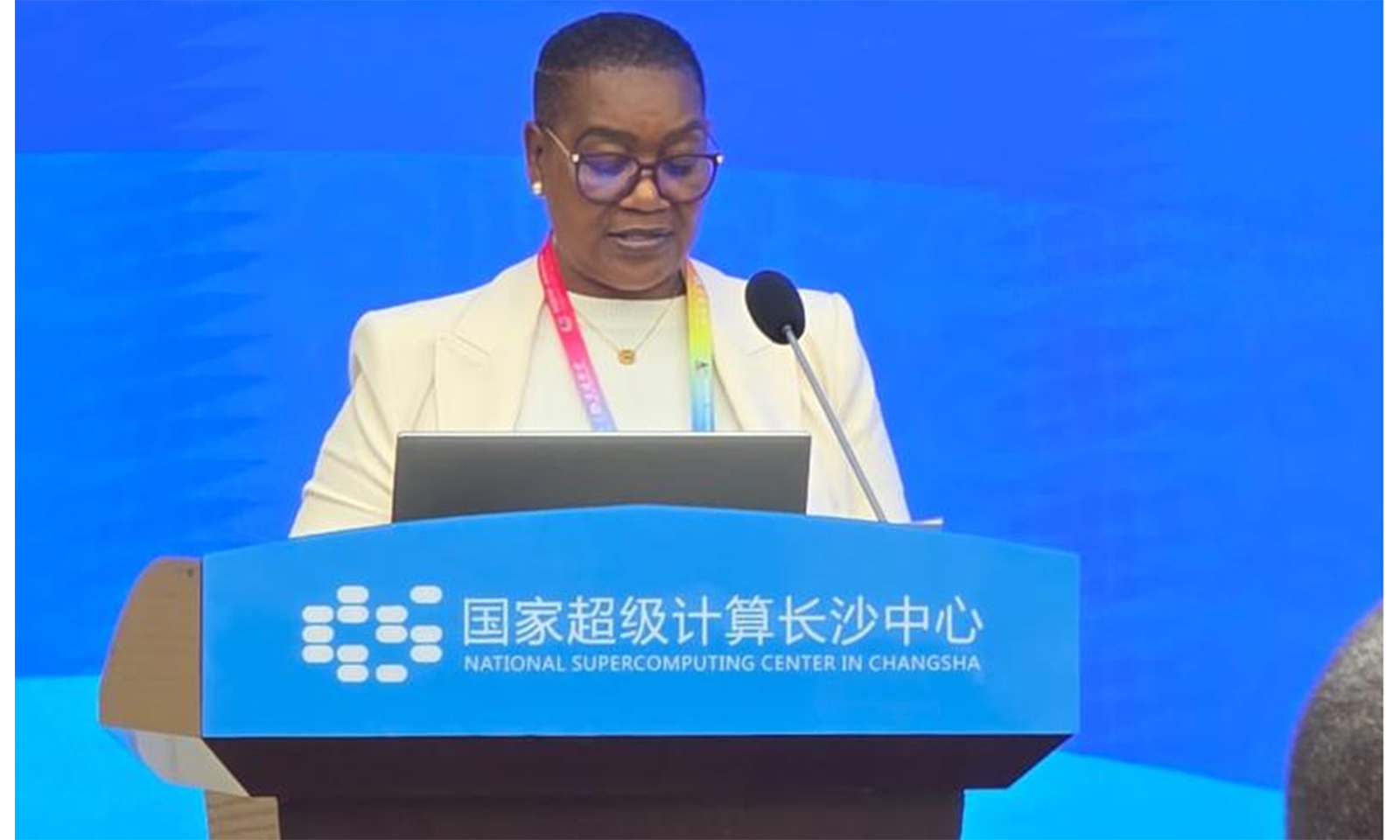 Zimbabwe woos Chinese investors with minerals