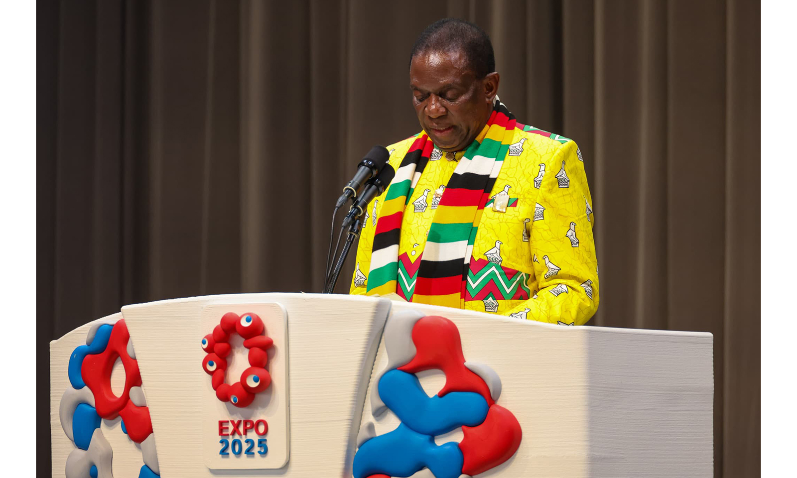 President applauds African exhibitions