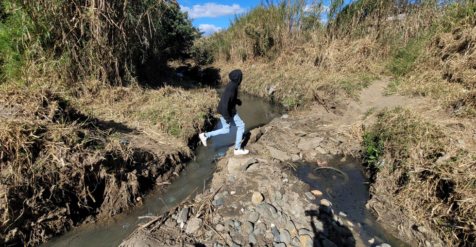 The presence of illegal gold panners in Mutare and its environs is a ticking time bomb, threatening the very fabric of the city’s ecosystem, public health, and social stability