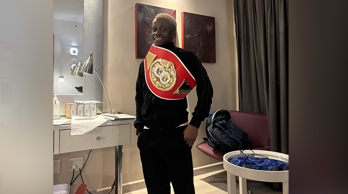 BEAVAN SIBANDA STRIKES GOLD!, Zim boxer floors Garde to snatch IBF title in SA
