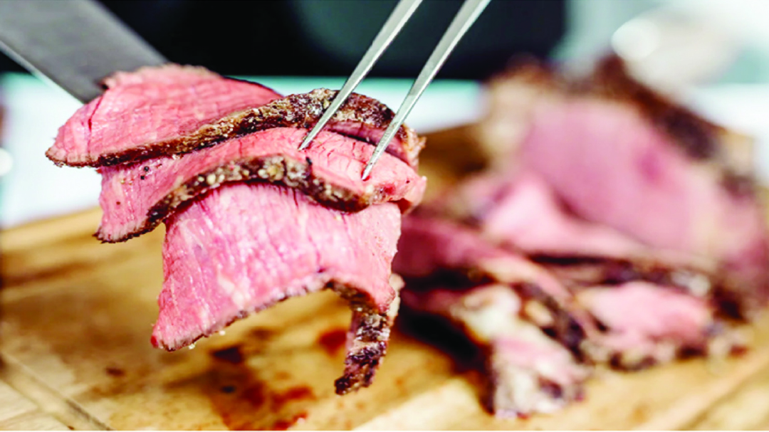 CHICKEN OR BEEF: SCIENTISTS FIND WHICH IS BETTER FOR YOU