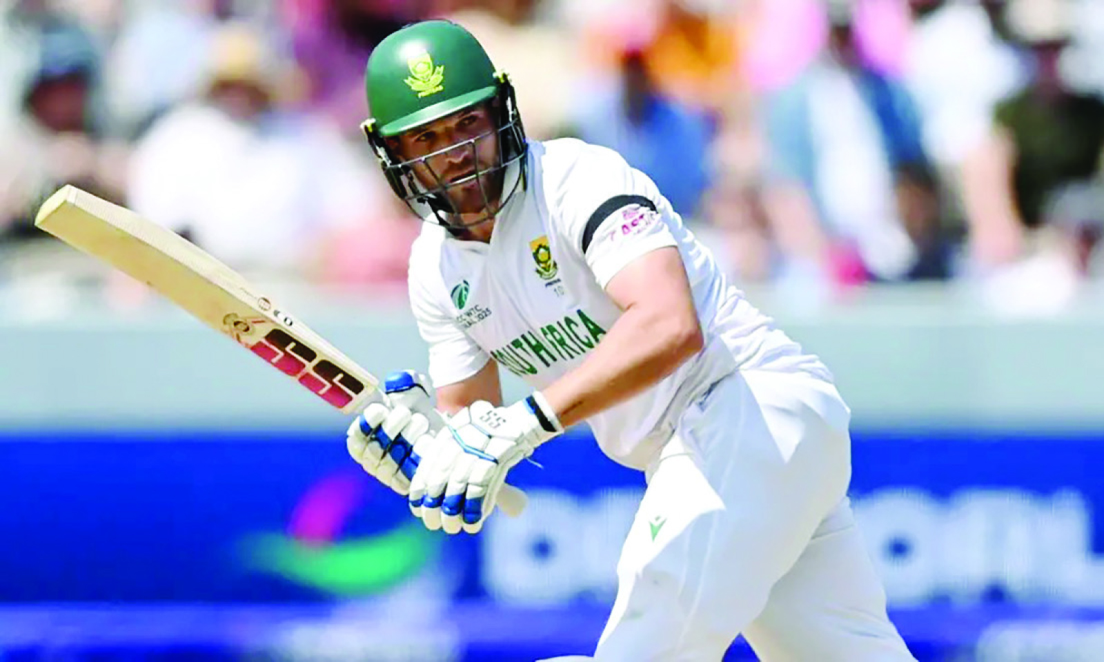 LET LEGEND LARA KEEP HIS TEST RECORD, SAYS MULDER